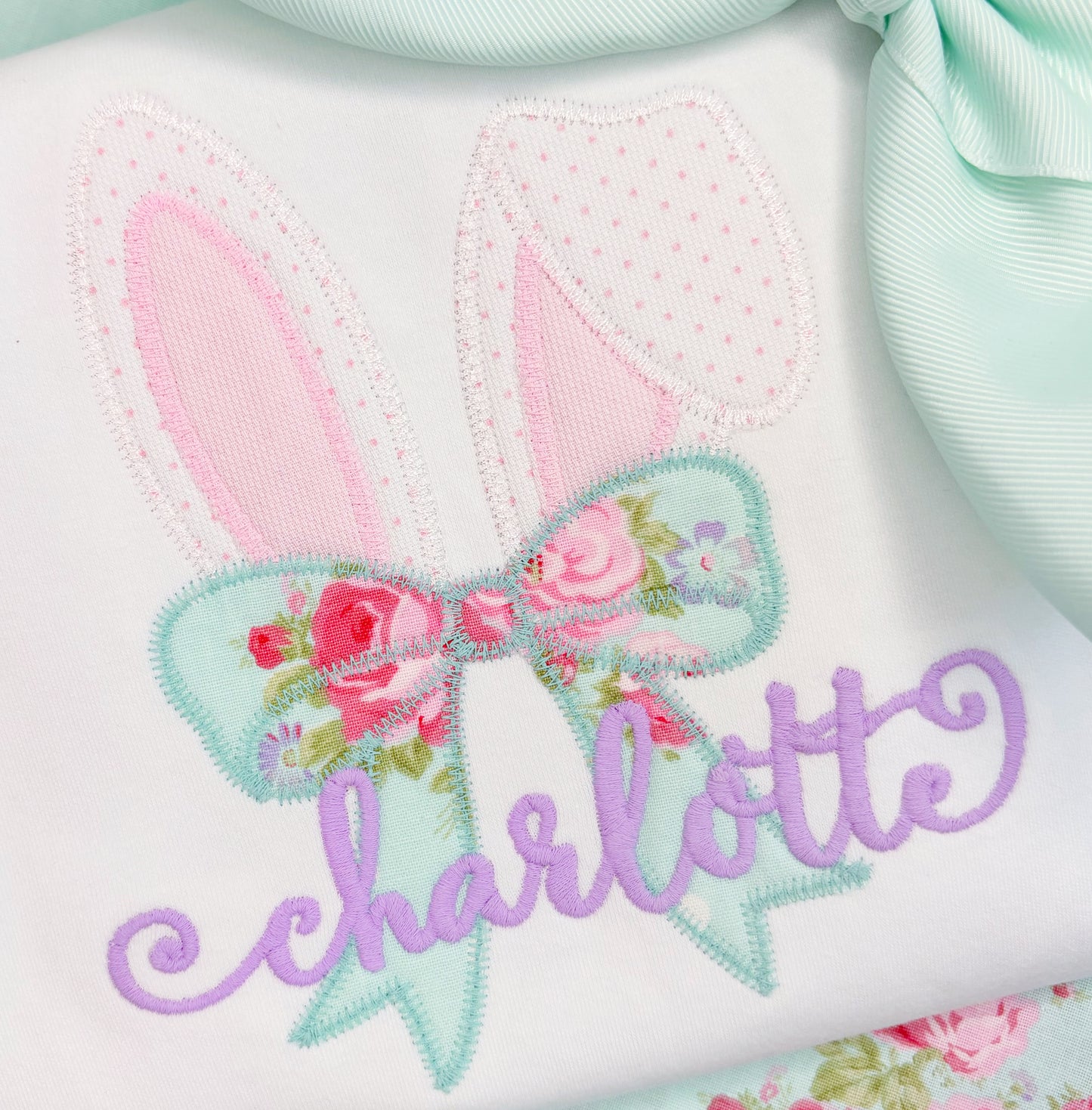 Bunny Ears & Bow Applique design