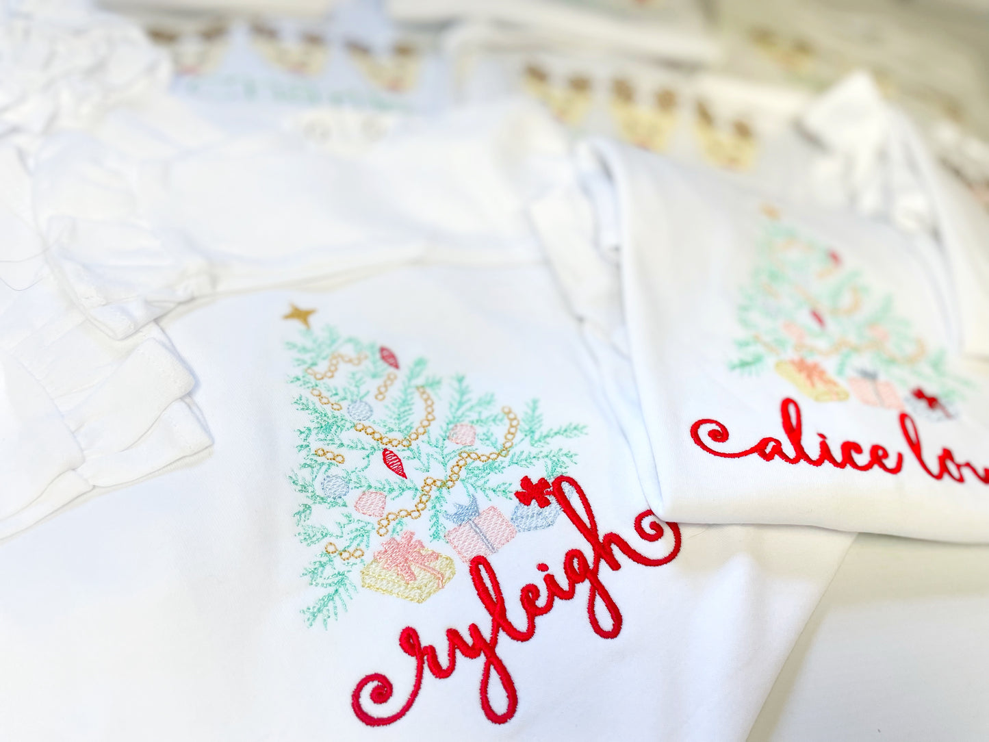 Vintage Christmas Tree & Gifts Design