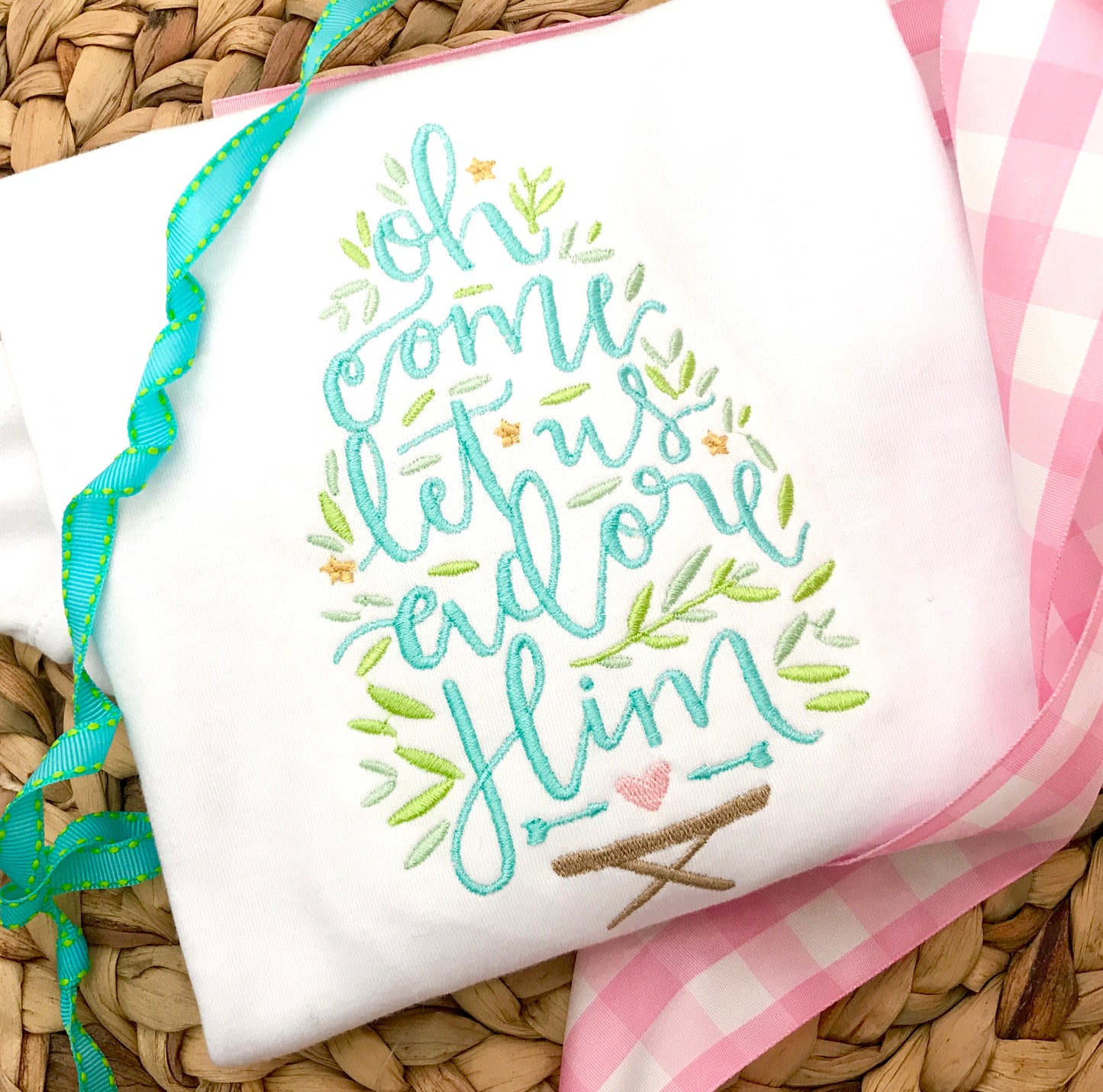 O'Come Let Us Adore Him Christmas Tree Design