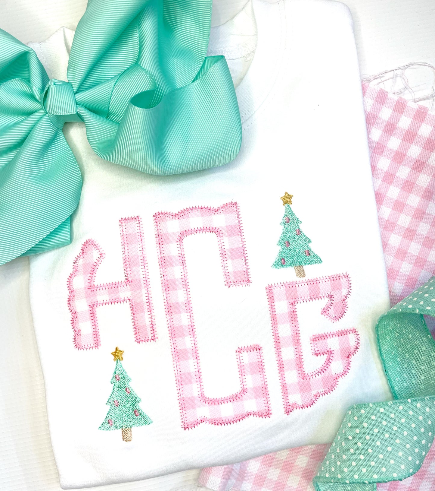 Scallop Monogram with Christmas Tree Mini
