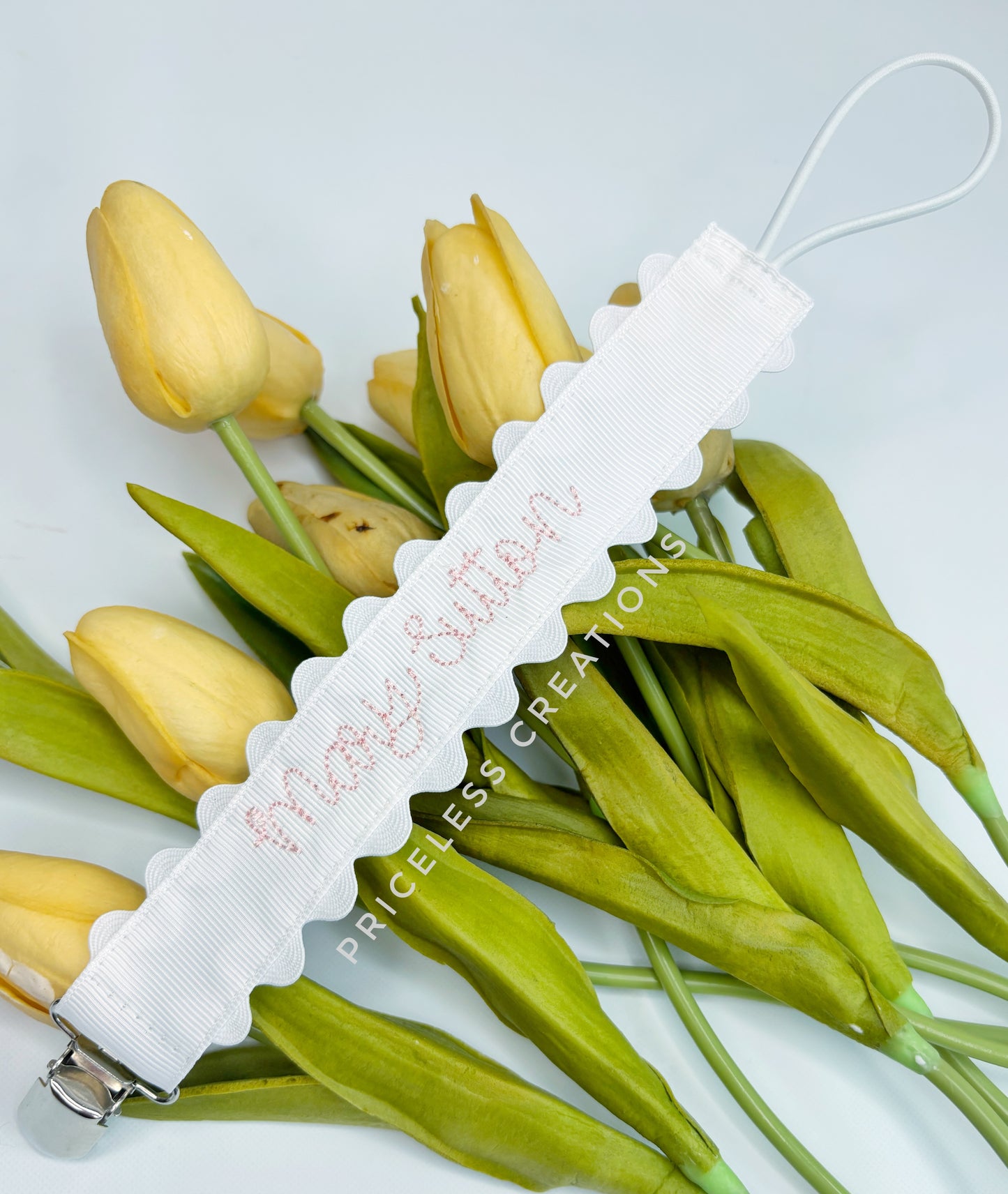Scalloped Pacifier Clip